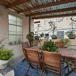 Maison d'hôtes Dimora La Commare 4*