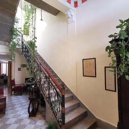 Dimora La Commare Pensión 4*