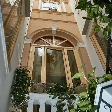 Gasthuis Dimora La Commare 4*