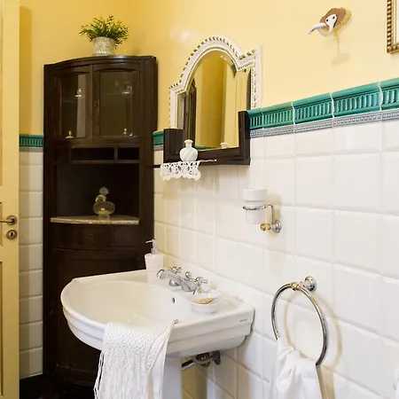 Dimora La Commare Guest house *